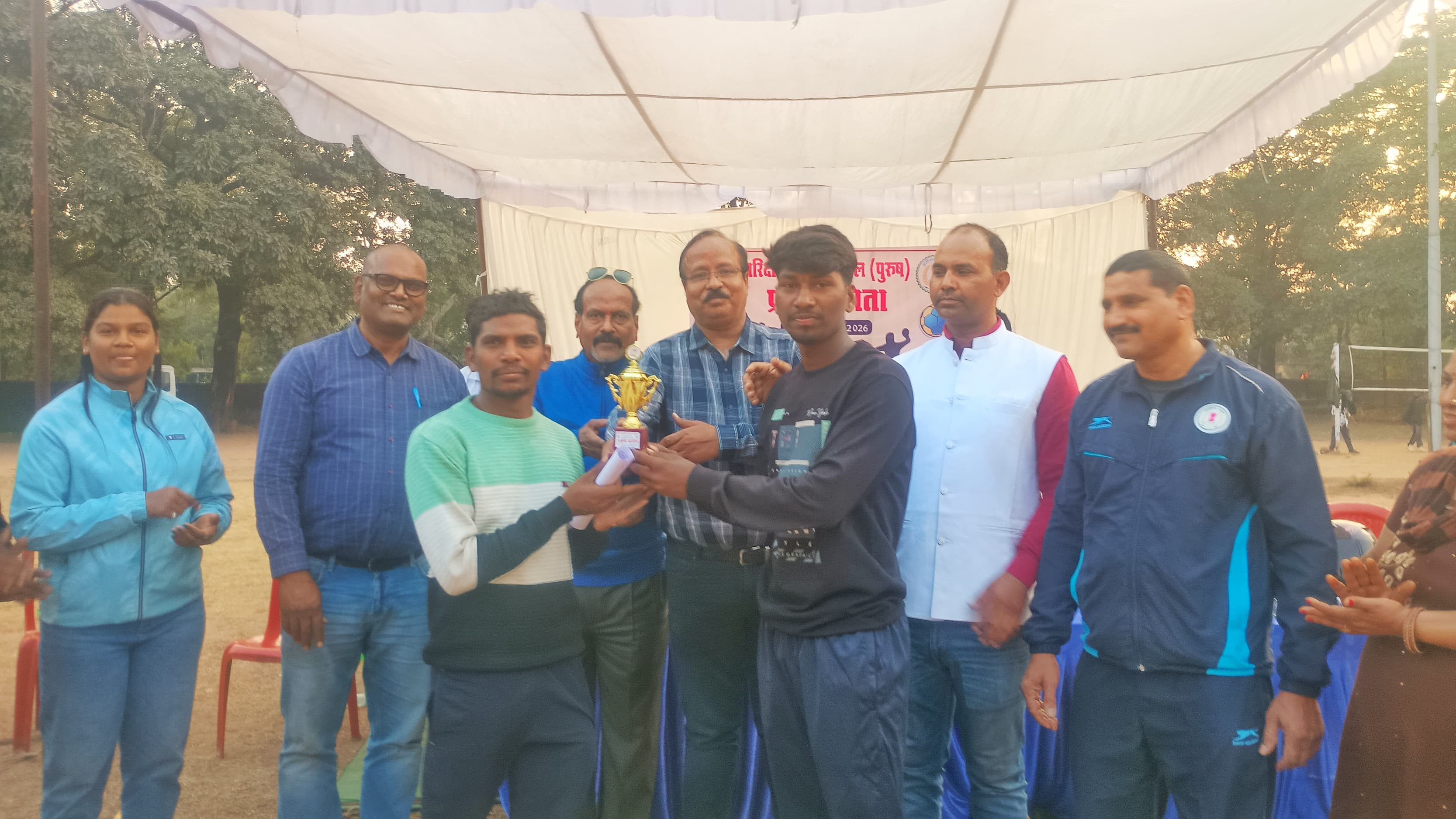 सेक्टर स्तरीय हेंडबॉल में तृतीय स्थान 