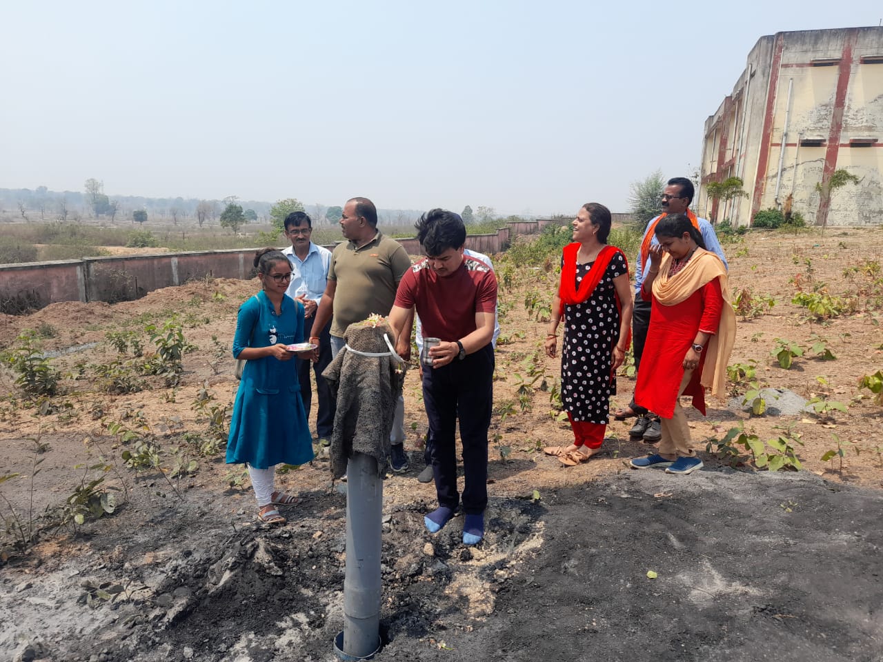 महाविद्यालय परिसर में नवीन जलस्रोत प्रारंभ हुआ 