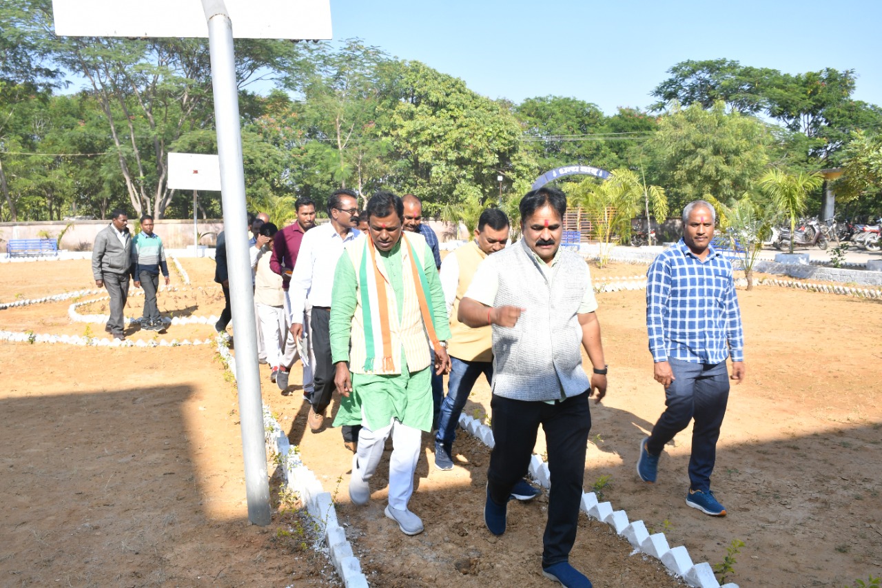 महाविद्यालय में अक्षय वाटिका का उदघाटन संपन्न
